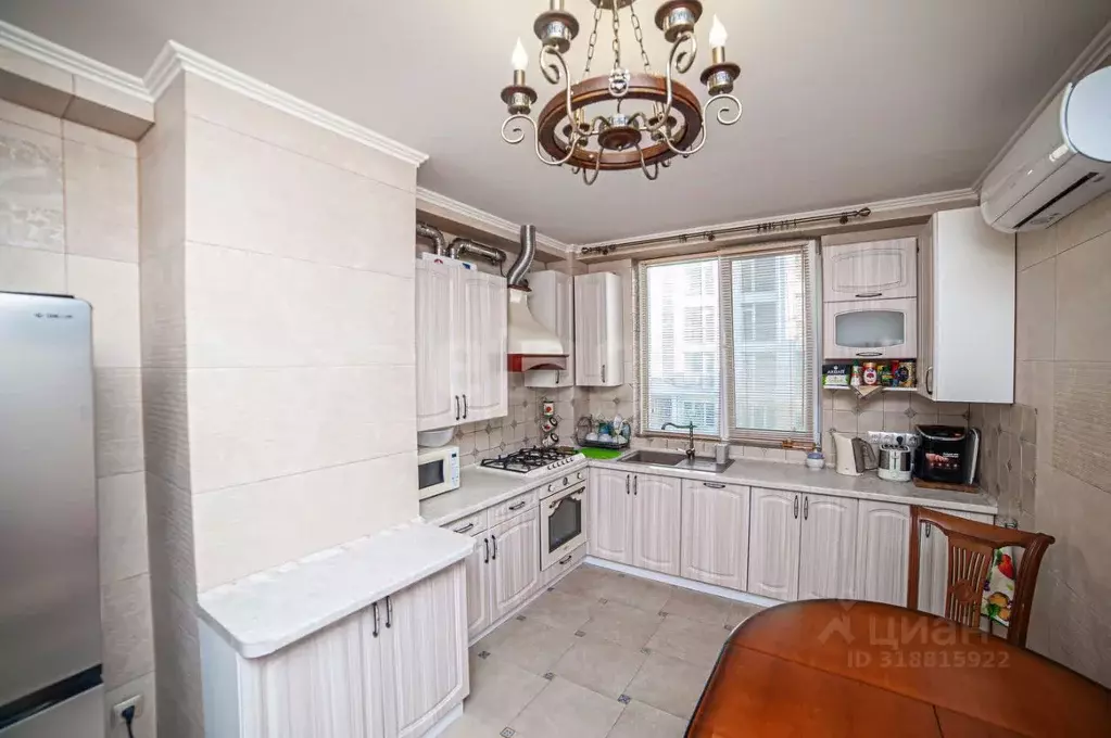 3-к кв. Севастополь ул. Челнокова, 17к1 (86.9 м) - Фото 0