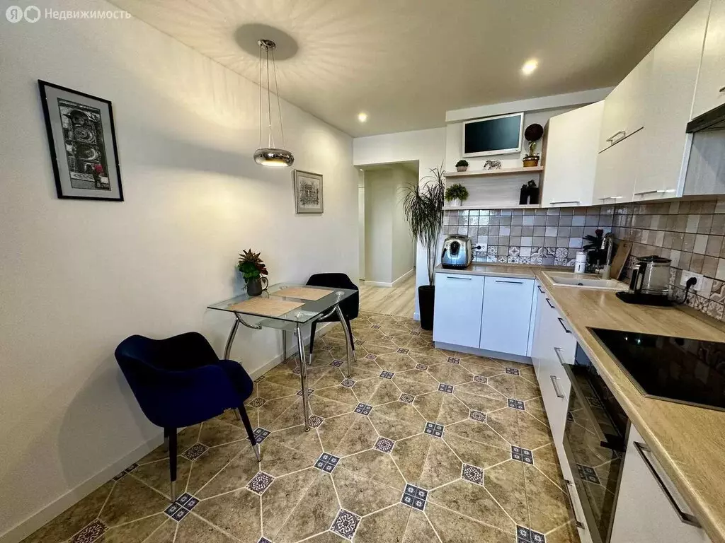 3-комнатная квартира: Екатеринбург, улица Радищева, 53к1 (83.2 м) - Фото 1