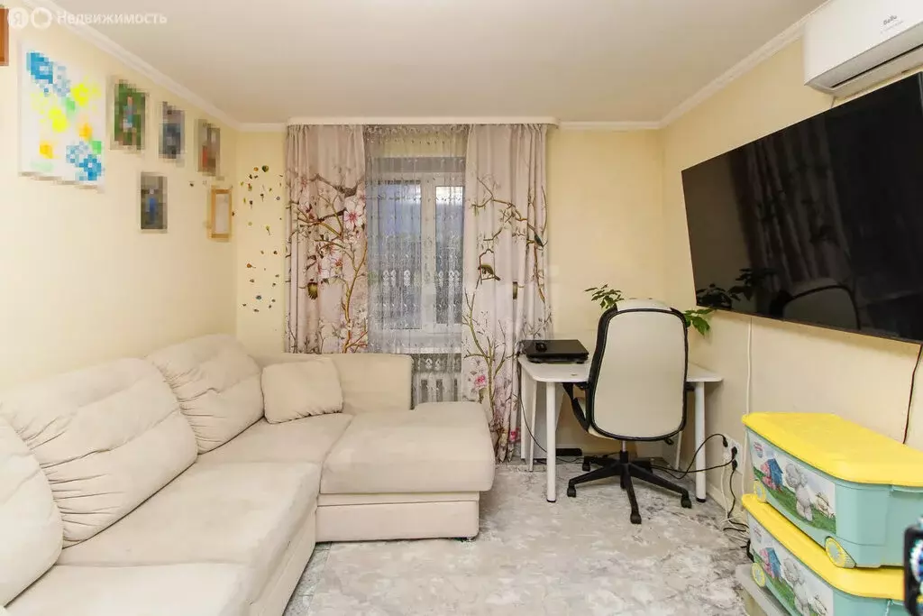 3-комнатная квартира: Тюмень, улица Елизарова, 6 (62.8 м) - Фото 2