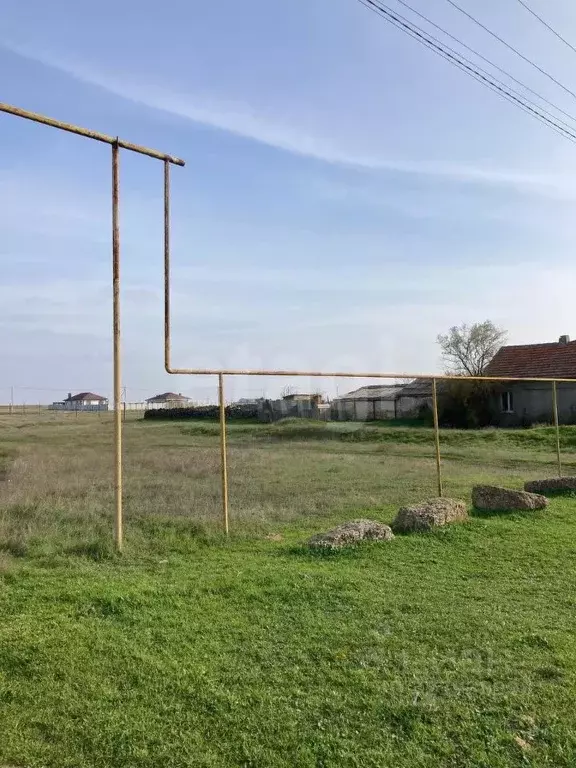 Участок в Крым, Сакский район, Суворовское с/пос, с. Великое ул. ... - Фото 1