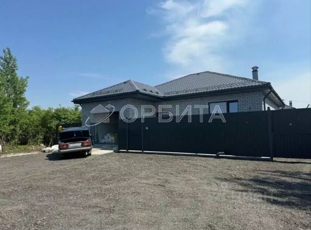 Дом в Тюменская область, Тюмень ул. Григория Алексеева (120 м) - Фото 0