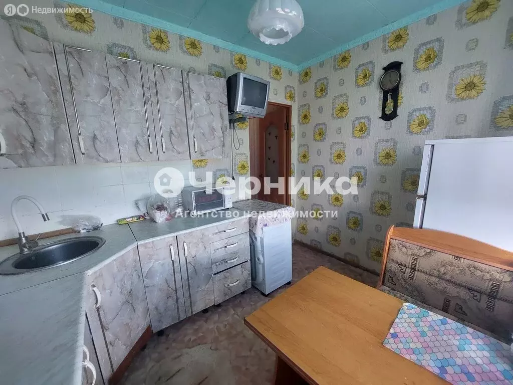 3-комнатная квартира: Каменск-Шахтинский, Цветочная улица, 2 (46.3 м) - Фото 0
