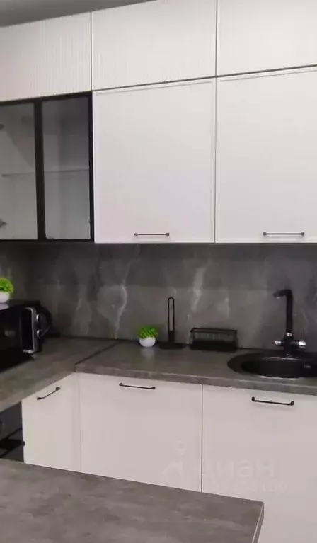 1-к кв. Омская область, Омск ул. Герцена, 99 (42.0 м) - Фото 1