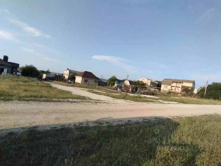 Участок в Крым, Симферопольский район, Добровское с/пос, с. Пионерское ... - Фото 1