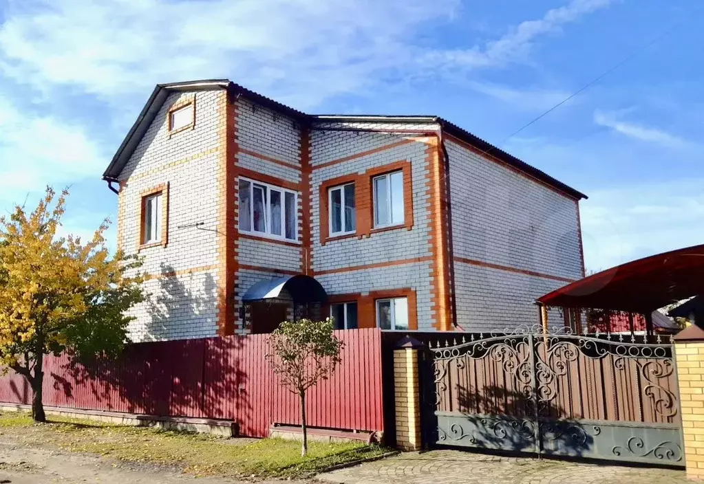 Дом 196,7 м на участке 8,5 сот. - Фото 0