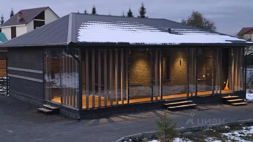 Дом в Кемеровская область, Кемерово Еловая ул. (100 м) - Фото 1