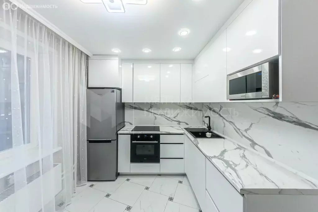 2-комнатная квартира: Тюмень, улица Павла Шарова, 1к1 (59.8 м) - Фото 2