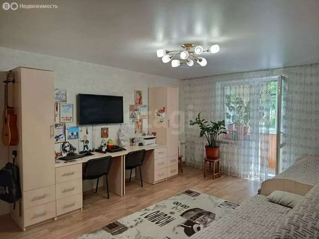 3-комнатная квартира: Севастополь, улица Ефремова, 24 (77 м) - Фото 1