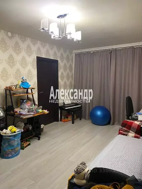 4-к кв. Ленинградская область, Приозерск ул. Калинина, 27а (61.4 м) - Фото 1