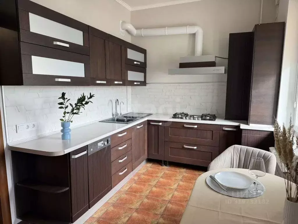 2-к кв. Белгородская область, Белгород ул. Лермонтова, 47а (100.0 м) - Фото 0