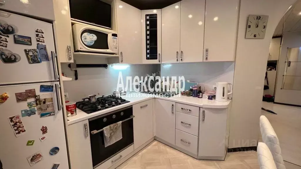 4-к кв. Ленинградская область, Выборг ул. Гагарина, 18А (73.2 м) - Фото 1