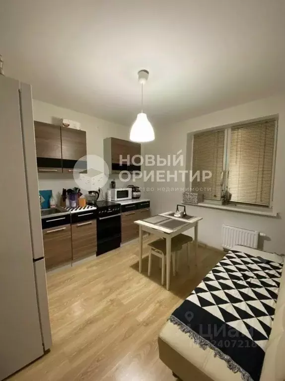 1-к кв. Свердловская область, Екатеринбург ул. Репина, 68 (42.6 м) - Фото 0