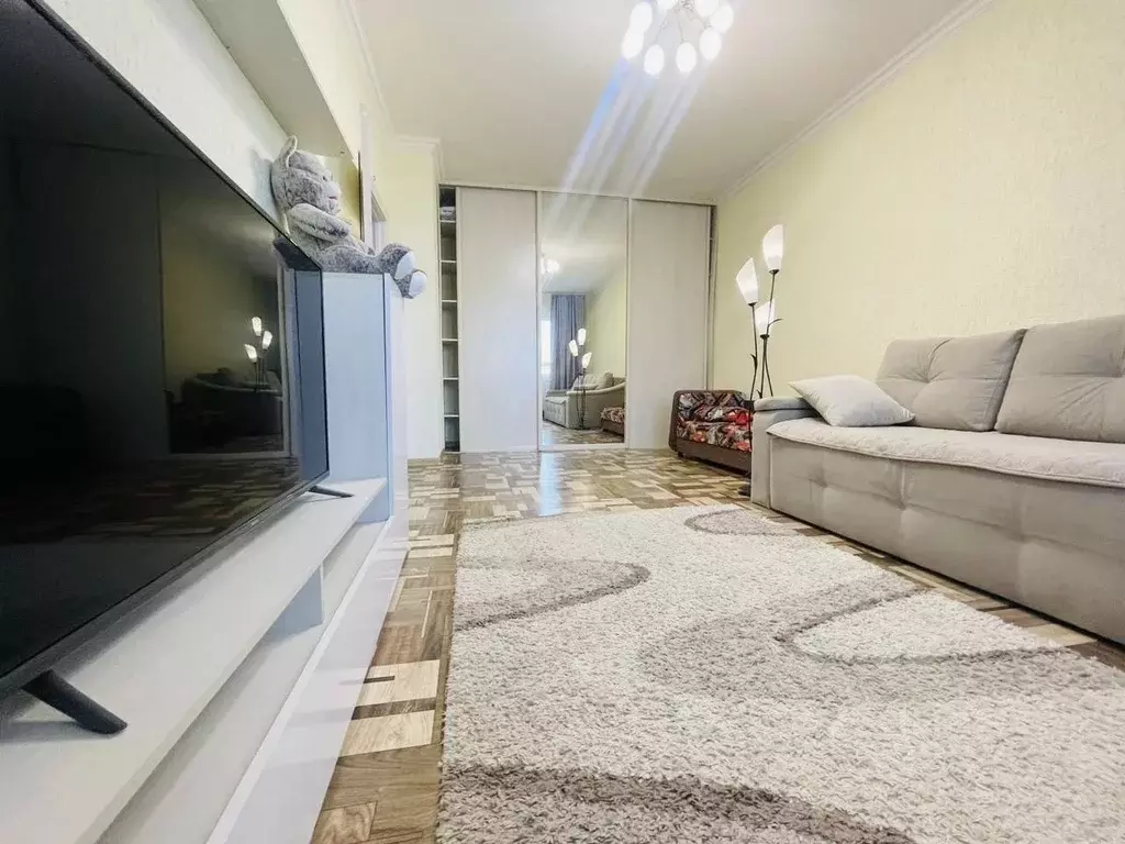 1-к кв. Красноярский край, Красноярск наб. Ярыгинская, 5 (44.0 м) - Фото 1