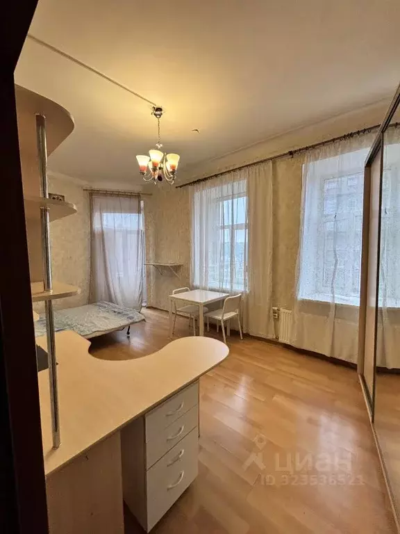 Комната Санкт-Петербург просп. Большой Васильевского острова, 101 - Фото 1