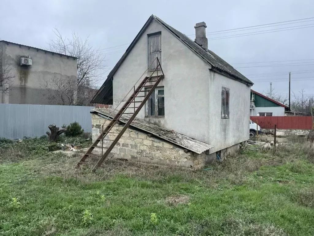 Дом в Крым, Сакский район, Суворовское с/пос, Заводское СПК ул. ... - Фото 1