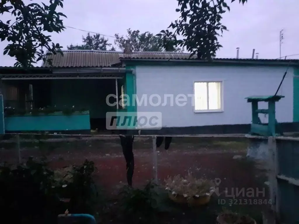 Дом в Калмыкия, Яшалтинский район, с. Березовское Школьный пер. (70 м) - Фото 2