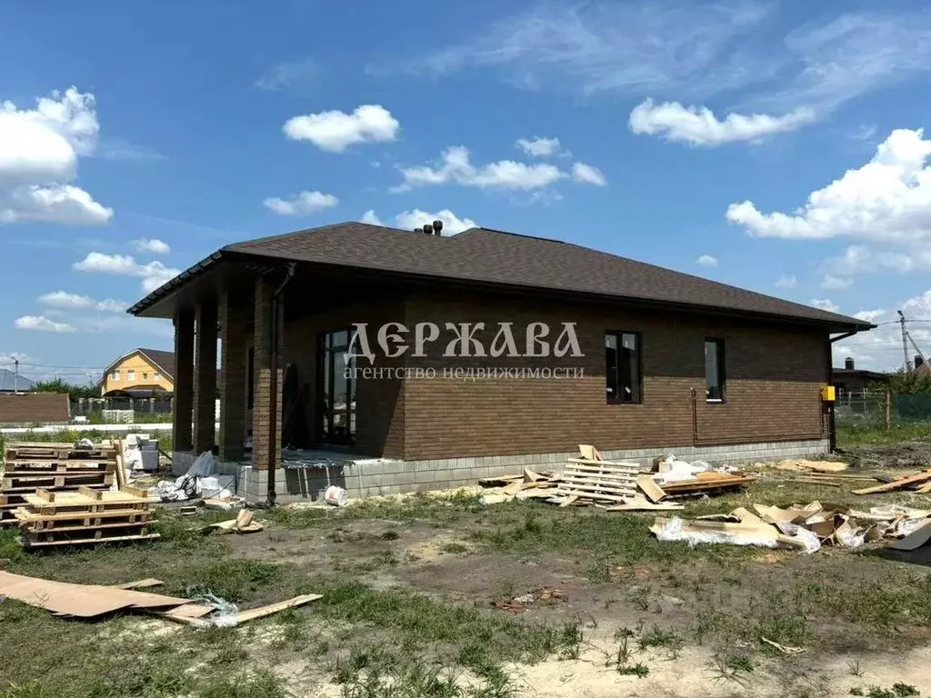 Коттедж в Белгородская область, Старооскольский городской округ, с. ... - Фото 1