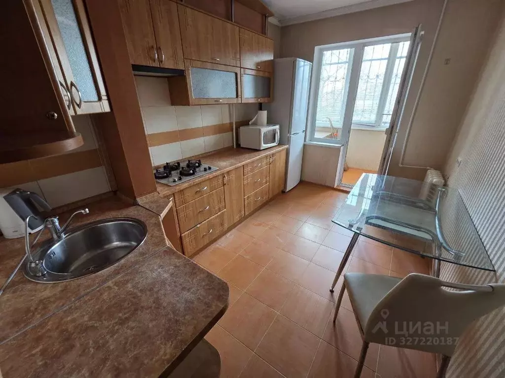 3-к кв. Крым, Симферополь ул. Бородина, 2 (66.0 м) - Фото 1