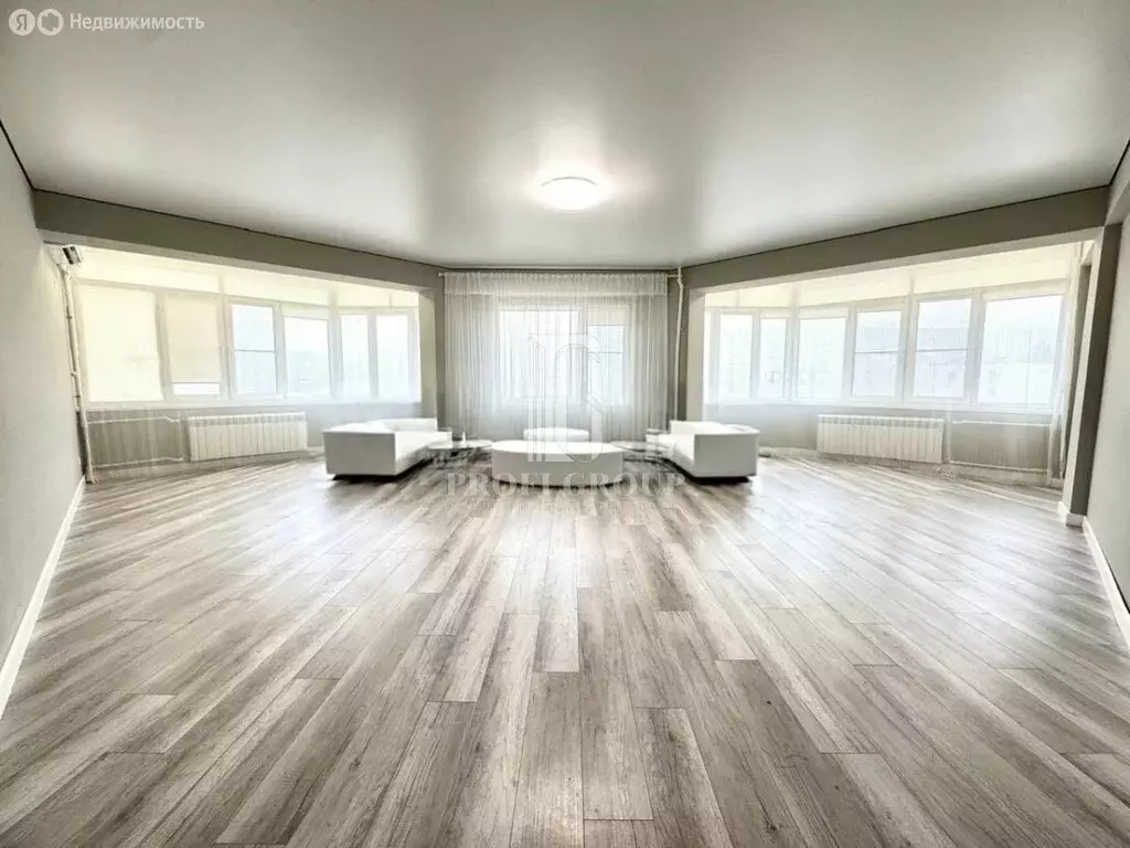 3-комнатная квартира: Махачкала, Карабудахкентское шоссе, 57Б (130 м) - Фото 1