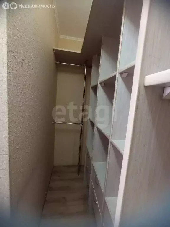 3-комнатная квартира: Омск, 21-я Амурская улица, 3 (55 м) - Фото 1