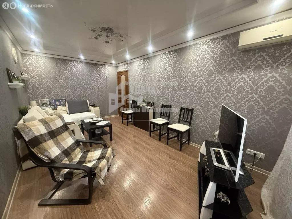 3-комнатная квартира: Орск, микрорайон Новый город, улица ... - Фото 1