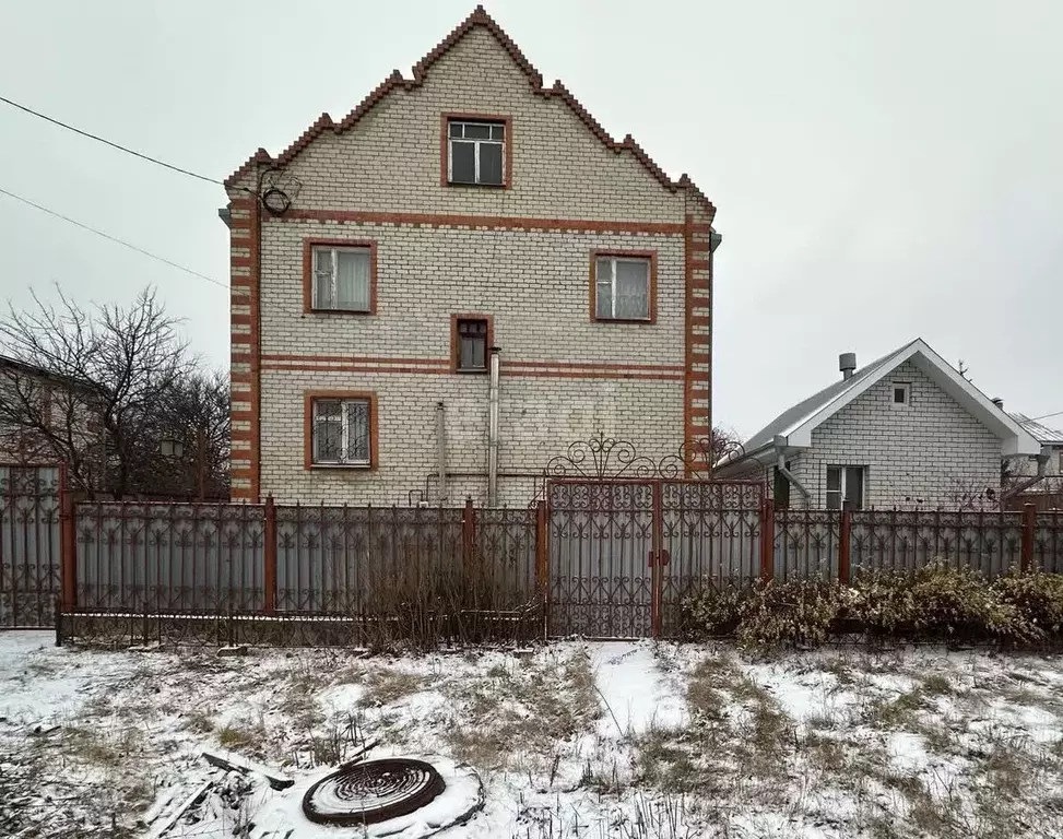 Дом в Белгородская область, Старый Оскол ул. Майсюка, 1 (235 м) - Фото 0