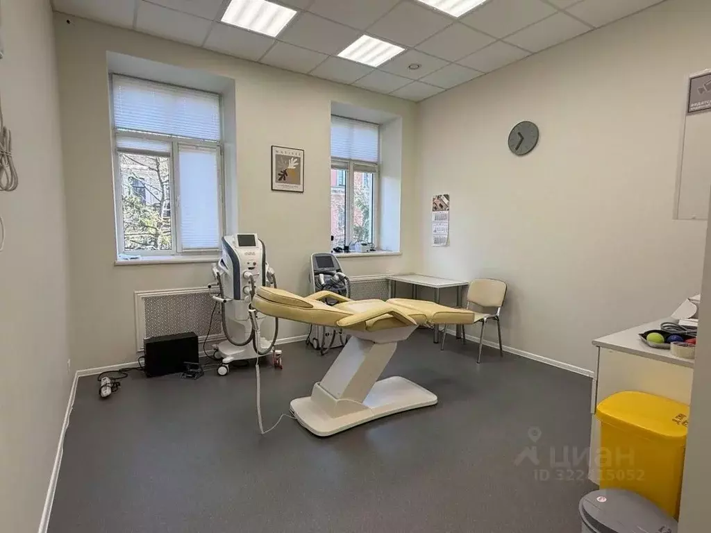 Помещение свободного назначения в Санкт-Петербург 7-я Васильевского ... - Фото 1