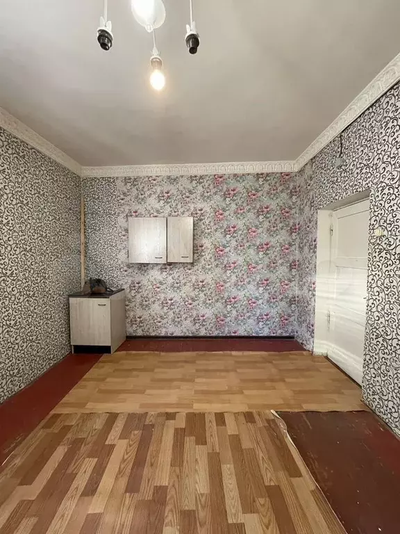 Комната 20 м в 3-к., 1/3 эт. - Фото 0