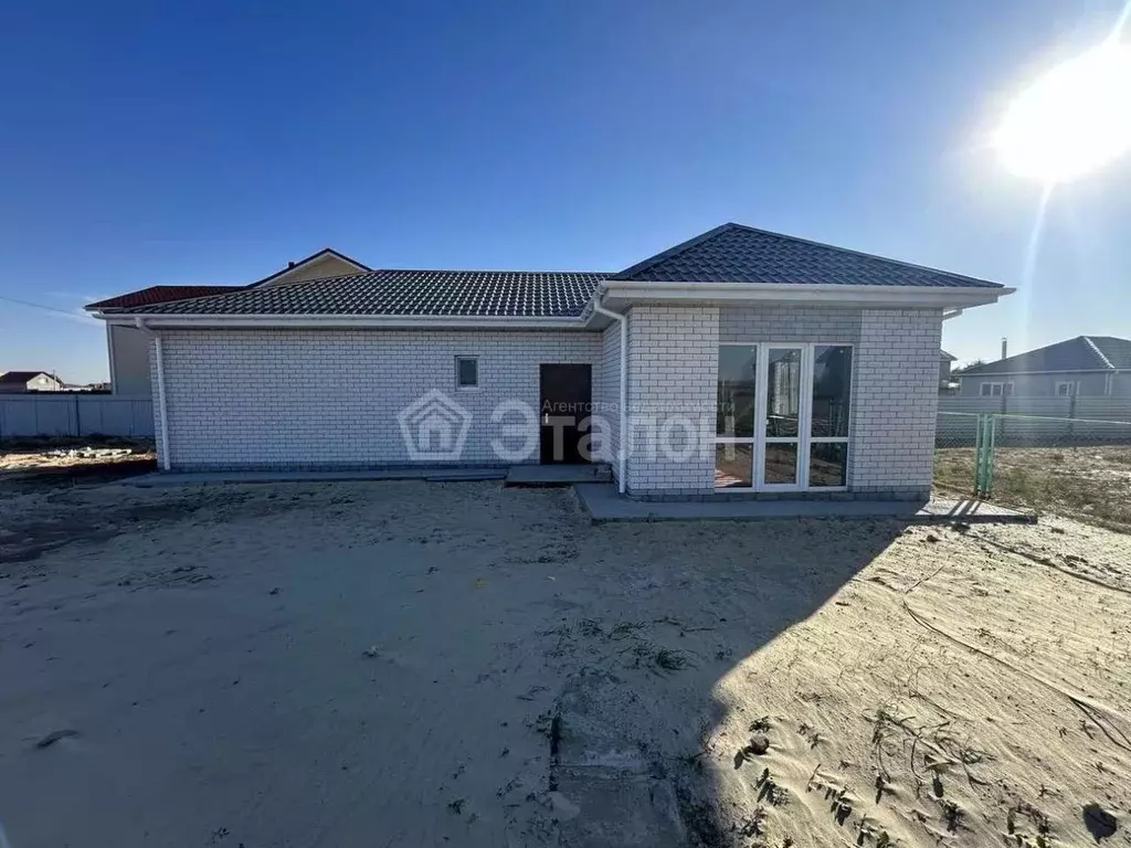 Дом в Волгоградская область, Городище рп ул. Роз (90 м) - Фото 1