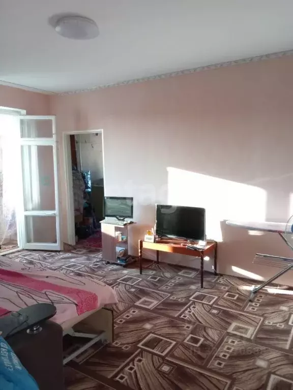 2-к кв. Крым, Черноморское пгт ул. Димитрова, 10Б (50.6 м) - Фото 1