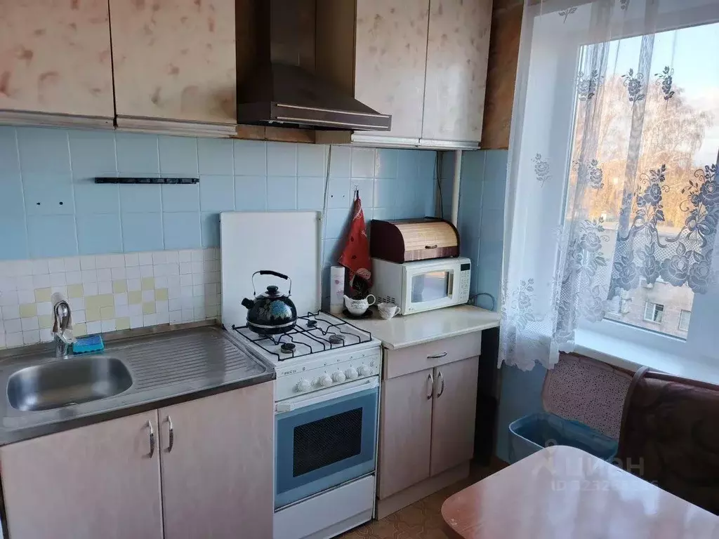 3-к кв. Саратовская область, Балаково Рабочая ул., 37 (62.8 м) - Фото 2