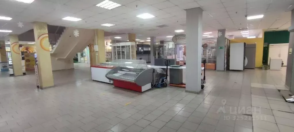 Торговая площадь в Самарская область, Тольятти ул. Свердлова, 13А (40 ... - Фото 1