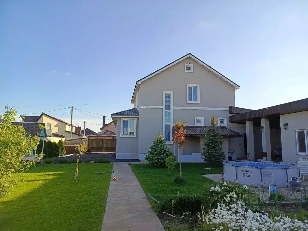 Дом в Оренбургская область, Оренбург Кушкуль мкр, ул. Земская, 18 (300 ... - Фото 1