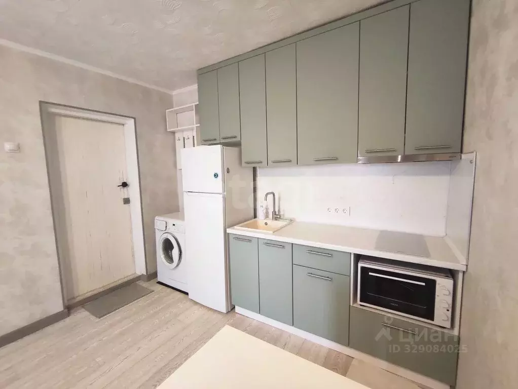 Комната Тюменская область, Тюмень ул. Республики, 212 (17.8 м) - Фото 1