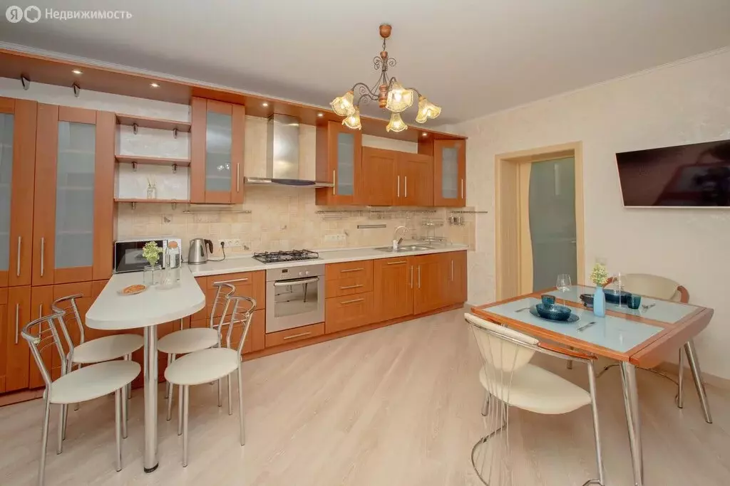 3-комнатная квартира: Саратов, улица имени И.В. Мичурина, 144/148 ... - Фото 1