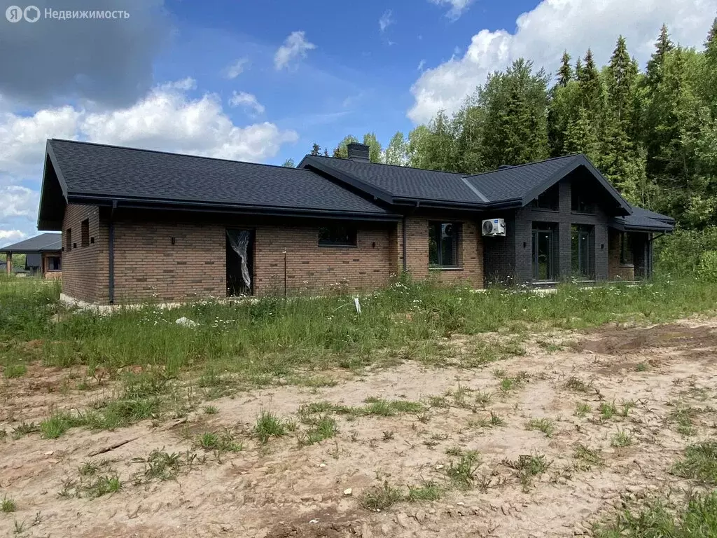 Дом в муниципальное образование Киров, деревня Верхнее Скопино, ... - Фото 1