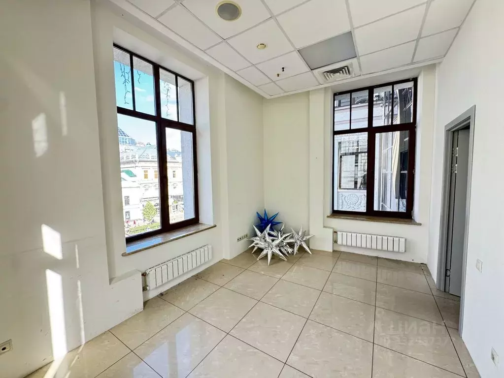 Офис в Татарстан, Казань ул. Баумана, 82 (32 м) - Фото 1