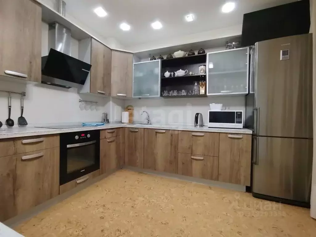 3-к кв. Ханты-Мансийский АО, Сургут Геологическая ул., 22 (71.4 м) - Фото 0