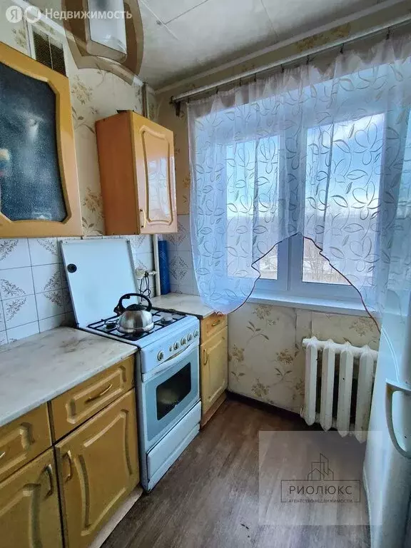 3-комнатная квартира: Магнитогорск, проспект Карла Маркса, 142 (47 м) - Фото 1