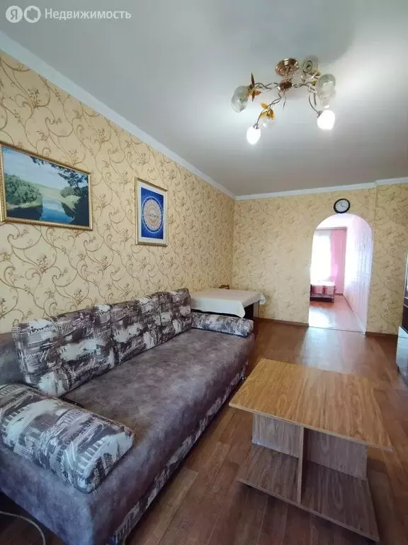 2-комнатная квартира: Омск, улица Василия Маргелова, 194 (44.7 м) - Фото 0