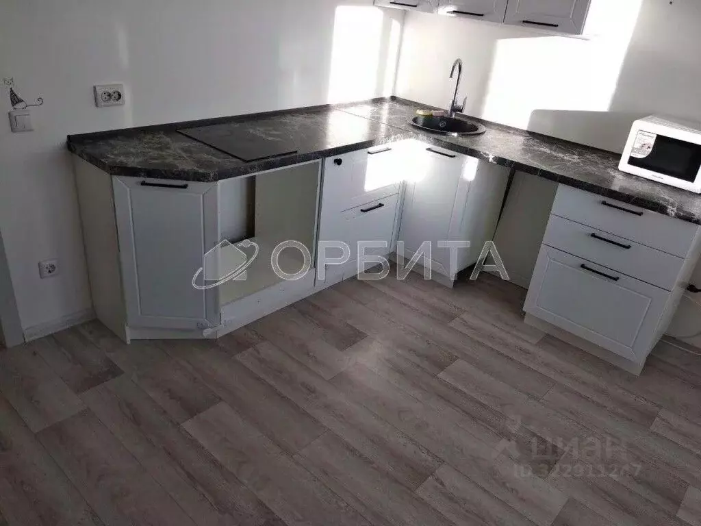 1-к кв. Тюменская область, Тюмень ул. Павла Шарова, 9 (37.0 м) - Фото 1