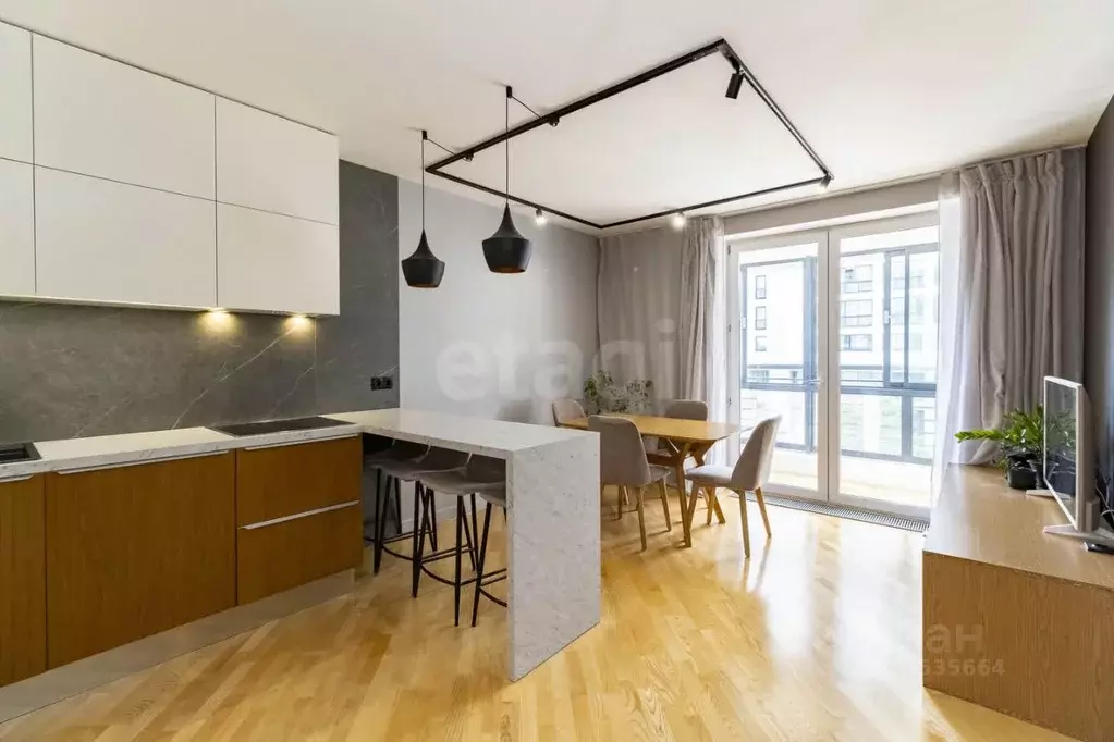 2-к кв. Тюменская область, Тюмень ул. 50 лет Октября, 57А (61.3 м) - Фото 1