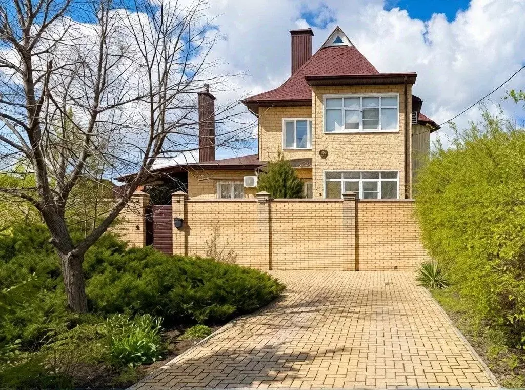 Дом в Краснодарский край, Ейск Каштановая ул. (260 м) - Фото 1