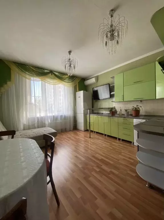 2-к. квартира, 56 м, 2/17 эт. - Фото 0