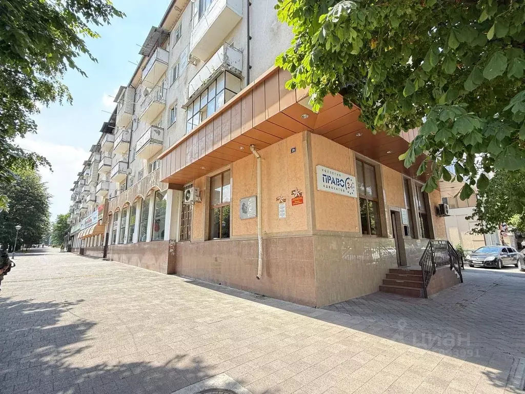 Помещение свободного назначения в Кабардино-Балкария, Нальчик просп. ... - Фото 1