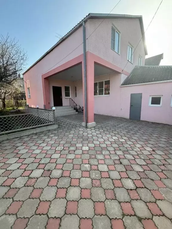 Дом в Краснодарский край, Краснодар бул. Строителей, 35 (260 м) - Фото 1