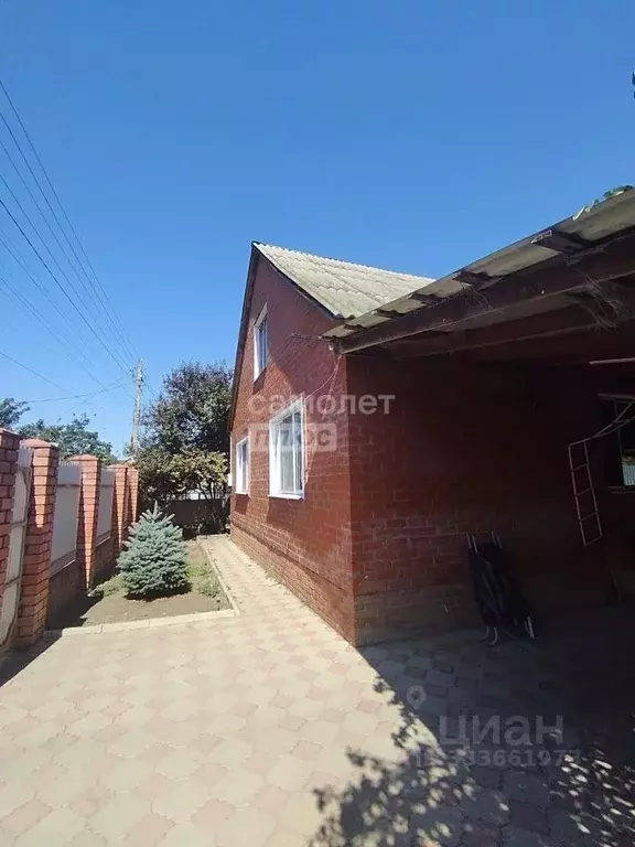 Дом в Краснодарский край, Тимашевск Инкубаторный пер. (100 м) - Фото 1