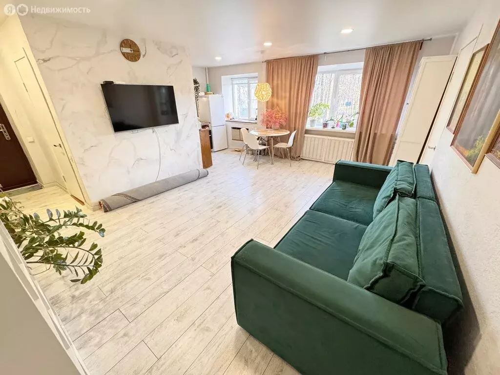 2-комнатная квартира: Кольчугино, улица 50 лет Октября, 8 (42.2 м) - Фото 2