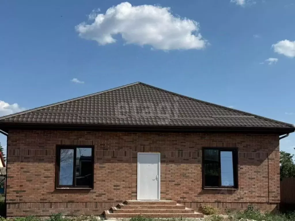 Дом в Краснодарский край, Кущевская ст-ца ул. Комсомольская (156 м) - Фото 2