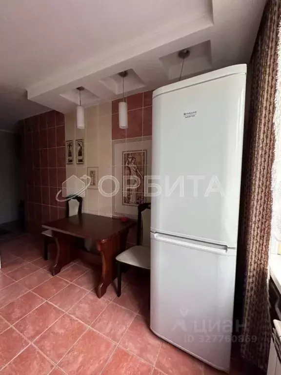 3-к кв. Тюменская область, Тюмень ул. 50 лет Октября, 46 (69.3 м) - Фото 2